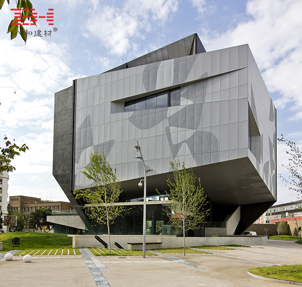 西班牙薩拉戈薩展廳 (1).jpg