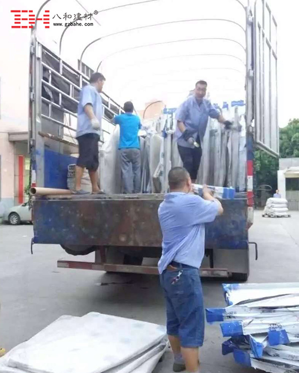 【發貨動態】紅星美凱龍盛薈天地氟碳鋁單板項目2 【發貨動態】紅星美凱龍盛薈天地氟碳鋁單板項目2