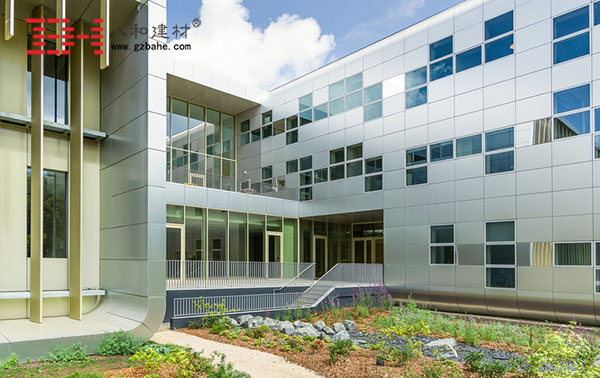 世界建筑文化之旅 法國普瓦提埃大學(xué)中心3 世界建筑文化之旅 法國普瓦提埃大學(xué)中心3