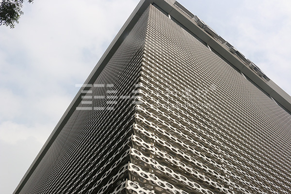 晨峰奧迪汽車(chē)4S店外墻沖孔鋁單板3 晨峰奧迪汽車(chē)4S店外墻沖孔鋁單板3