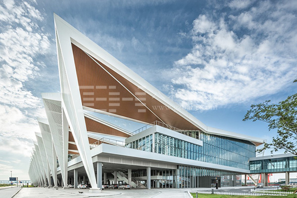 青島郵輪母港客運中心-鋁單板、仿木紋鋁天花吊頂