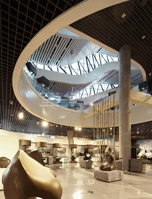 柳州奇石展覽館-鋁單板、條形鋁天花板、鋁格柵吊頂5 柳州奇石展覽館-鋁單板、條形鋁天花板、鋁格柵吊頂5