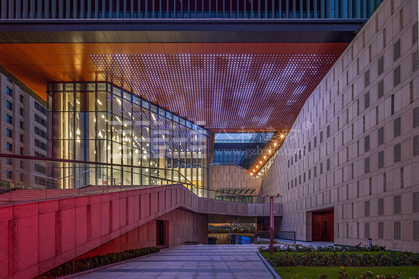 上海外高橋文化藝術中心-穿孔鋁單板 、鋁天花吊頂3