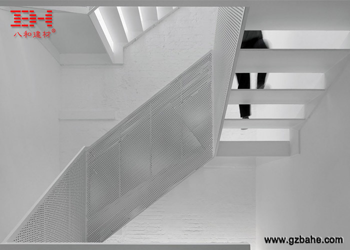 穿孔鋁單板樓梯扶手-6.jpg 穿孔鋁單板樓梯扶手-6.jpg