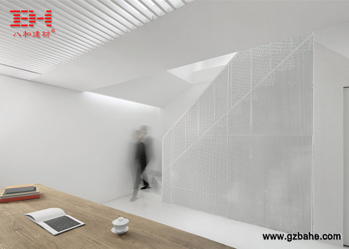 穿孔鋁單板樓梯扶手-8.jpg 穿孔鋁單板樓梯扶手-8.jpg