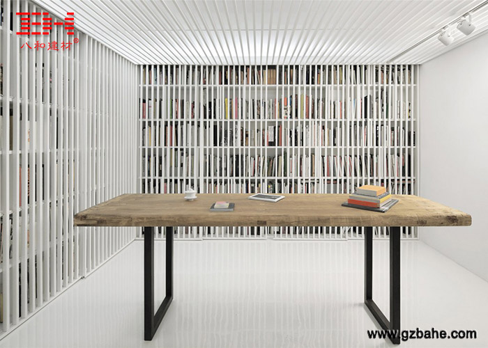 穿孔鋁單板樓梯扶手-9.jpg 穿孔鋁單板樓梯扶手-9.jpg