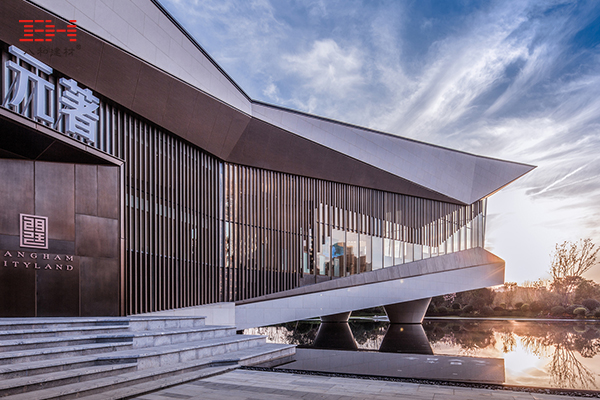 武漢朗廷元著生活方式體驗(yàn)館-型材方通02.jpg 武漢朗廷元著生活方式體驗(yàn)館-型材方通02.jpg