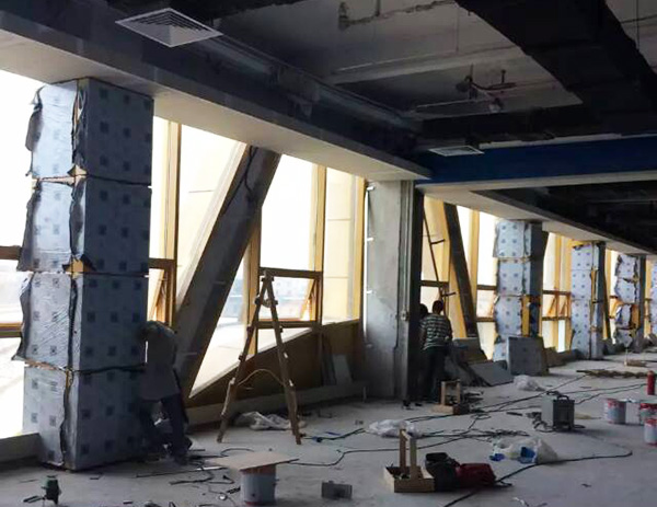 【圓大廈施工現場】室內方形包柱鋁單板安裝