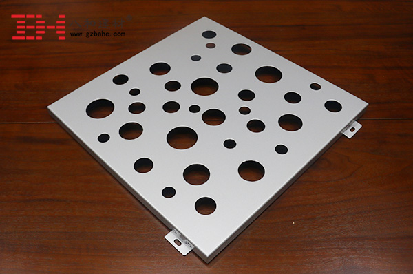 訂購(gòu)沖孔鋁單板應(yīng)該了解些什么？