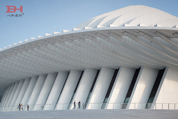 案例欣賞:型材鋁方通、U型鋁方通裝飾廣西文化藝術中心 案例欣賞:型材鋁方通、U型鋁方通裝飾廣西文化藝術中心